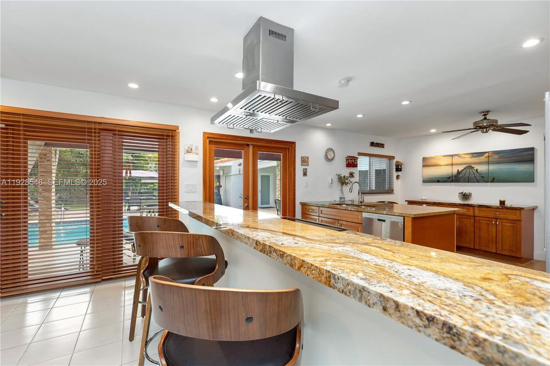 For Sale: $2,399,000 (6 beds, 3 baths, 2967 Square Feet)