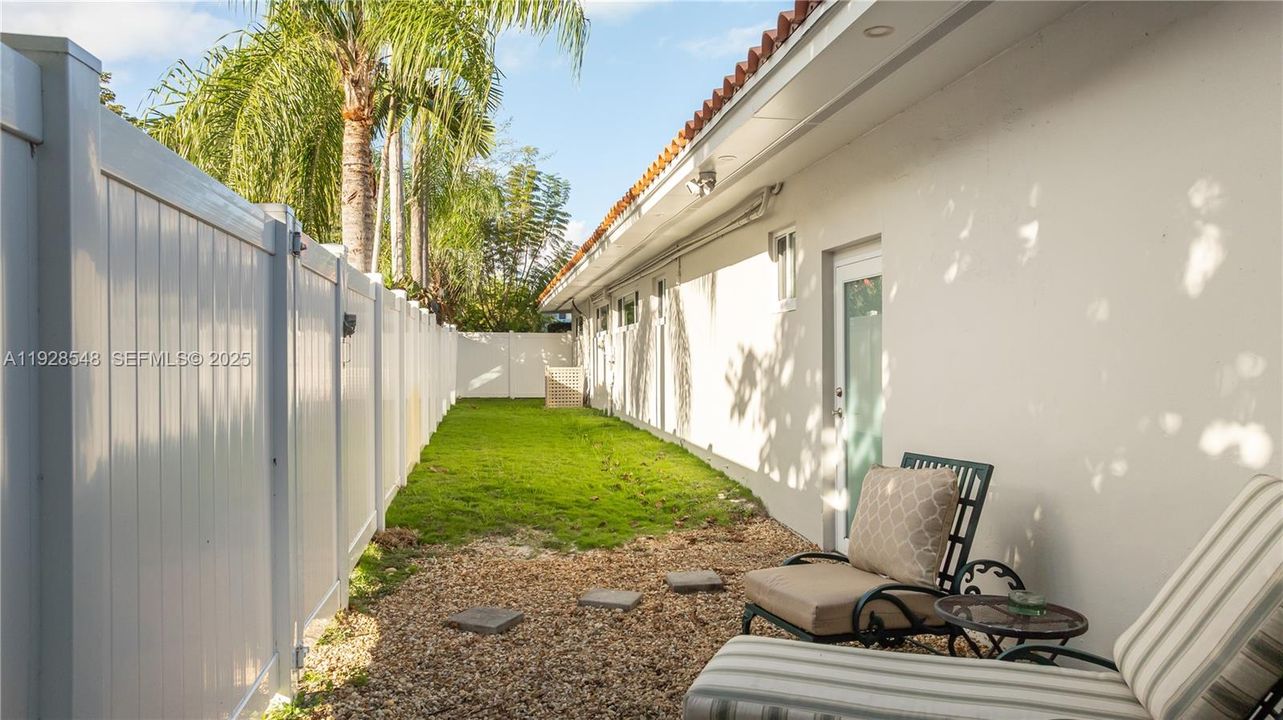 For Sale: $2,399,000 (6 beds, 3 baths, 2967 Square Feet)