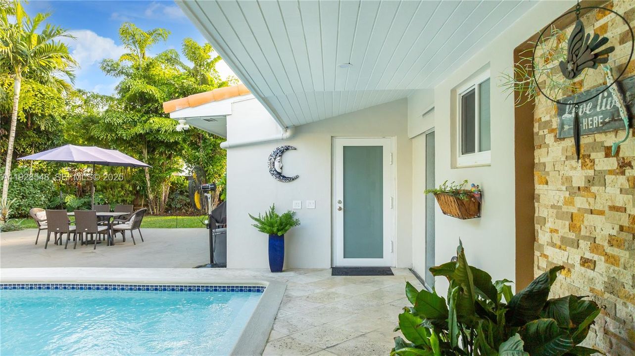 For Sale: $2,399,000 (6 beds, 3 baths, 2967 Square Feet)