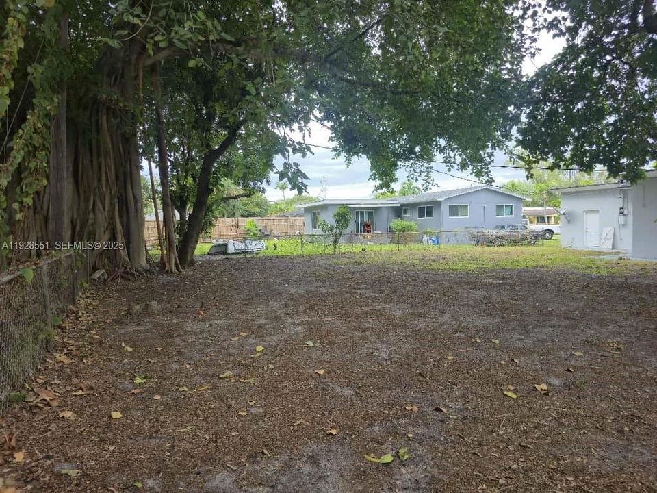 En Venta: $735,000 (5 camas, 3 baños, 1776 Pies cuadrados)