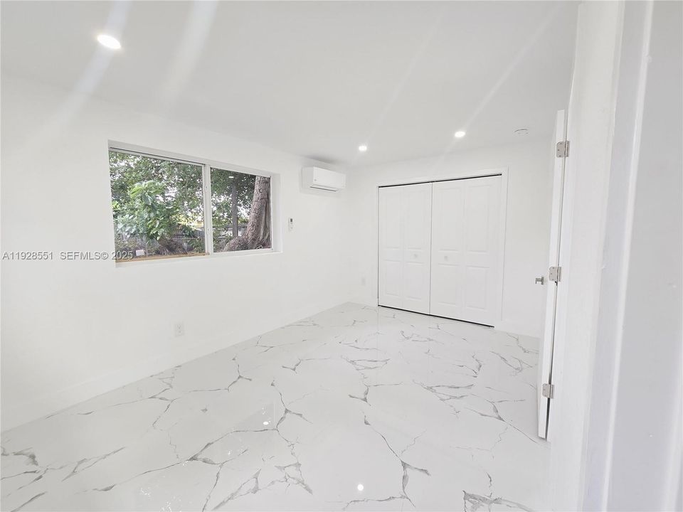 En Venta: $735,000 (5 camas, 3 baños, 1776 Pies cuadrados)