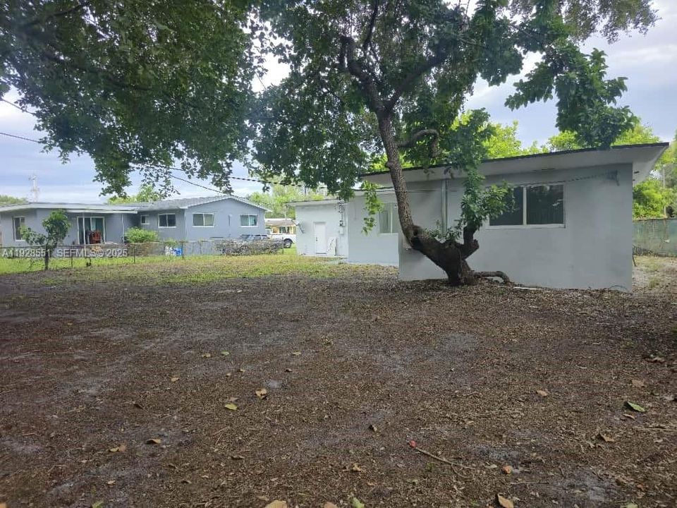 En Venta: $735,000 (5 camas, 3 baños, 1776 Pies cuadrados)