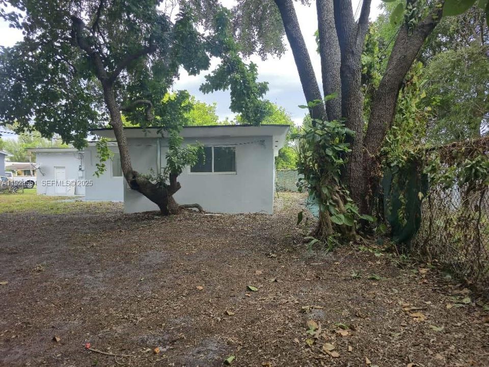 En Venta: $735,000 (5 camas, 3 baños, 1776 Pies cuadrados)