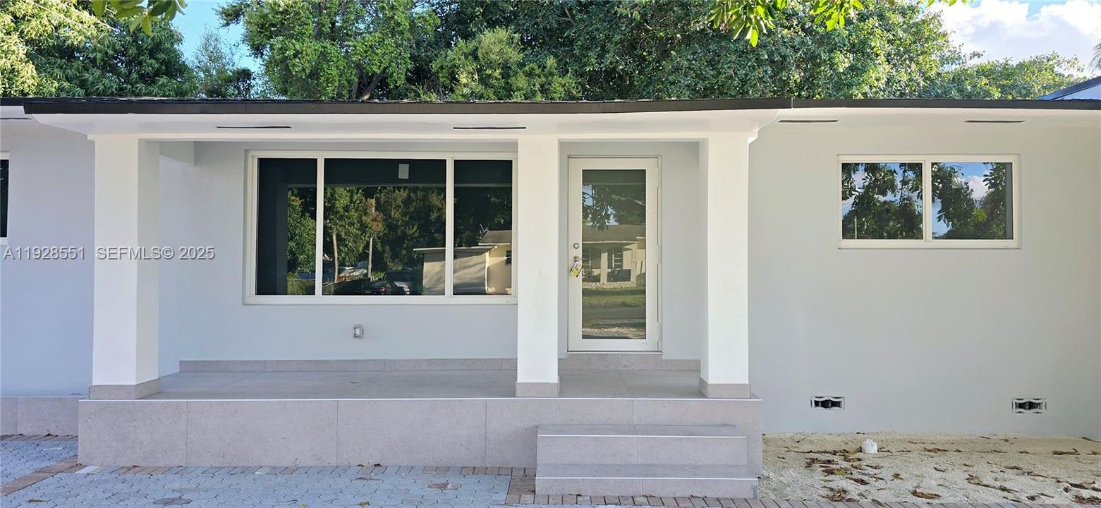 En Venta: $735,000 (5 camas, 3 baños, 1776 Pies cuadrados)