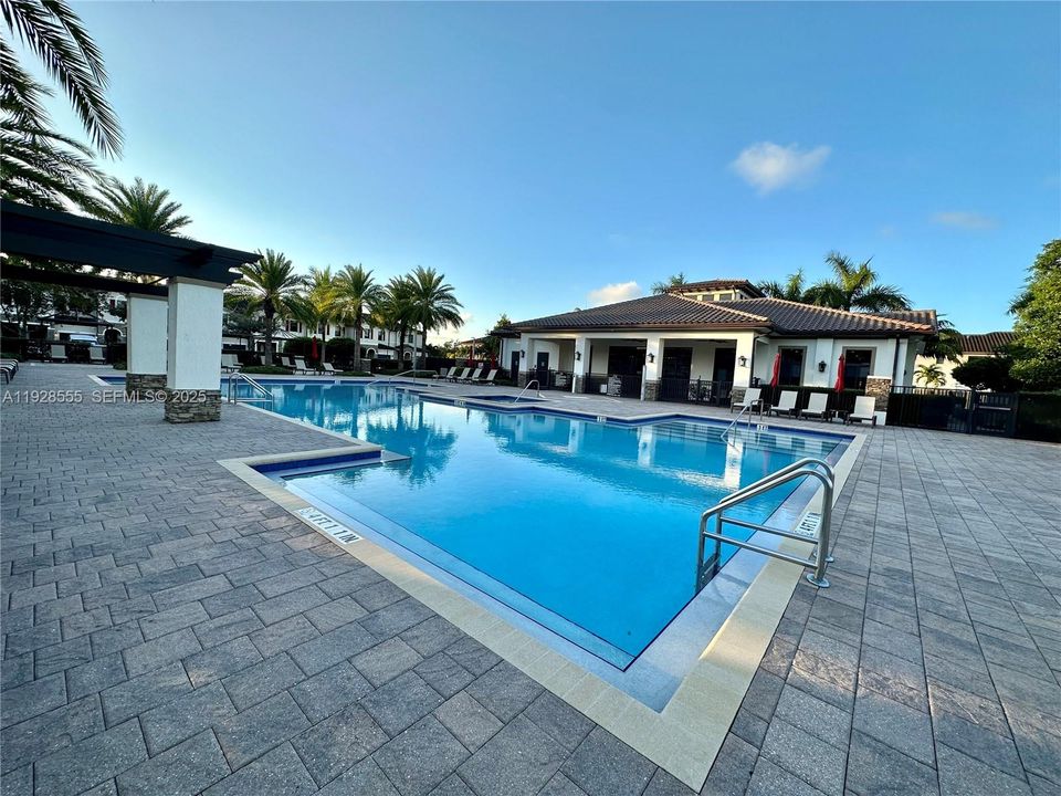 En Renta: $3,300 (3 camas, 3 baños, 1822 Pies cuadrados)