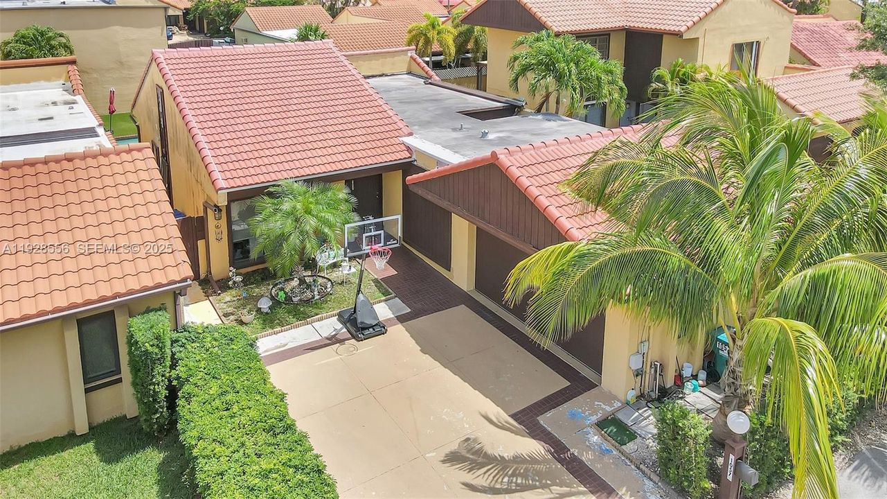 На продажу: $625,000 (3 спален, 2 ванн, 1673 Квадратных фут)