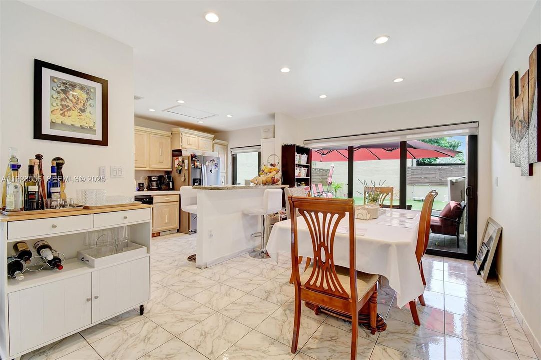 На продажу: $625,000 (3 спален, 2 ванн, 1673 Квадратных фут)