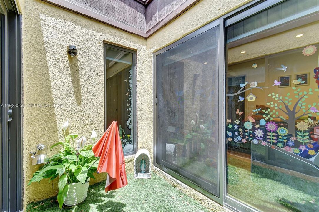 На продажу: $625,000 (3 спален, 2 ванн, 1673 Квадратных фут)