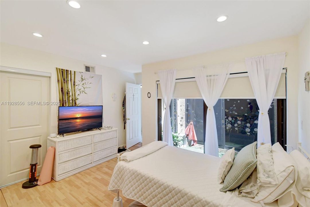 На продажу: $625,000 (3 спален, 2 ванн, 1673 Квадратных фут)