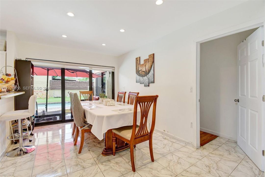 На продажу: $625,000 (3 спален, 2 ванн, 1673 Квадратных фут)