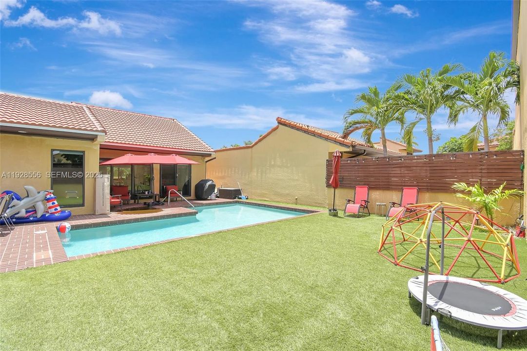 На продажу: $625,000 (3 спален, 2 ванн, 1673 Квадратных фут)