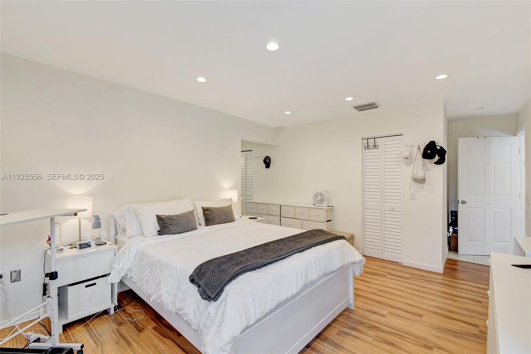 На продажу: $625,000 (3 спален, 2 ванн, 1673 Квадратных фут)