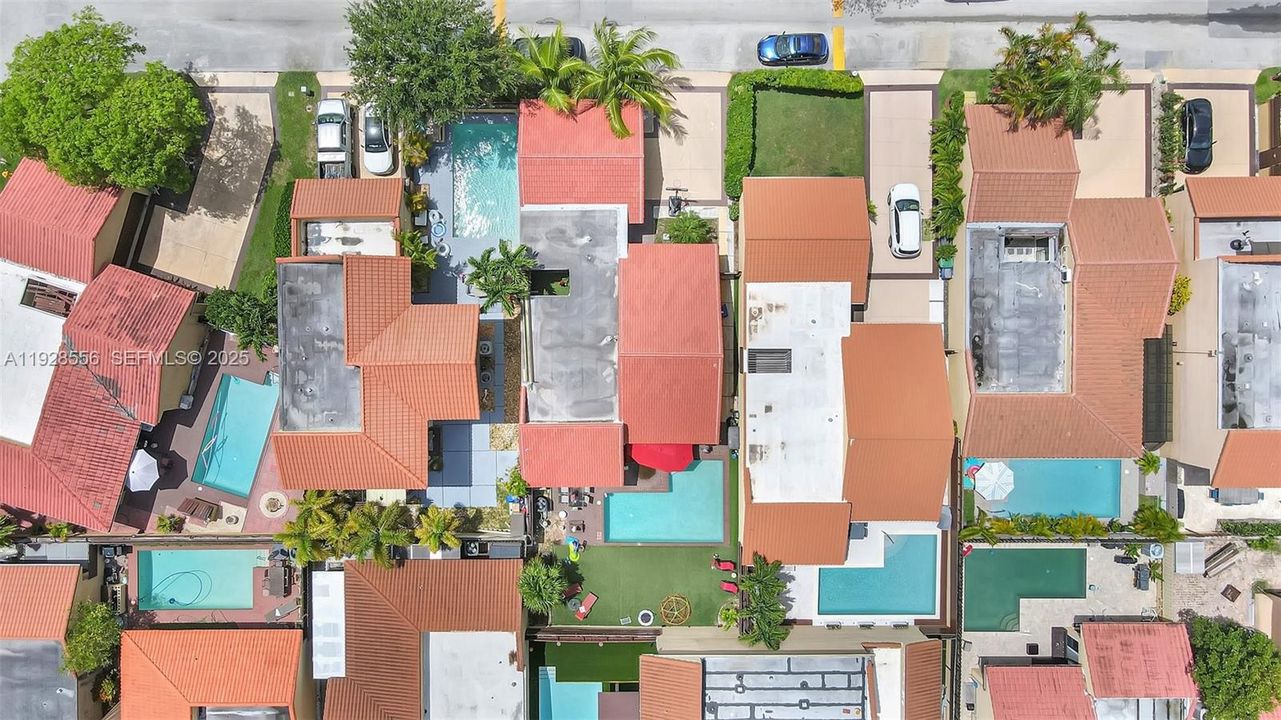 На продажу: $625,000 (3 спален, 2 ванн, 1673 Квадратных фут)