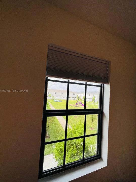 For Rent: $2,700 (3 beds, 2 baths, 1466 Square Feet)