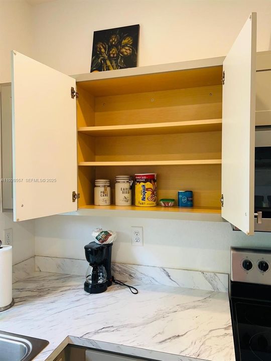 For Rent: $2,700 (3 beds, 2 baths, 1466 Square Feet)