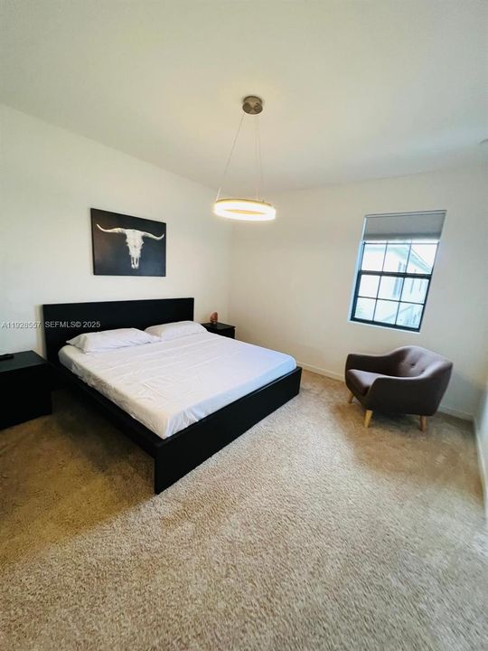 For Rent: $2,700 (3 beds, 2 baths, 1466 Square Feet)