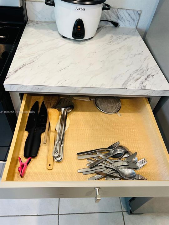 For Rent: $2,700 (3 beds, 2 baths, 1466 Square Feet)