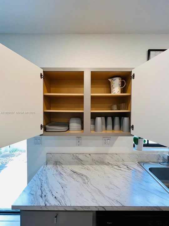 For Rent: $2,700 (3 beds, 2 baths, 1466 Square Feet)