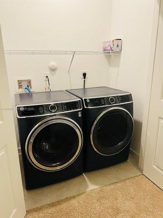 For Rent: $2,700 (3 beds, 2 baths, 1466 Square Feet)