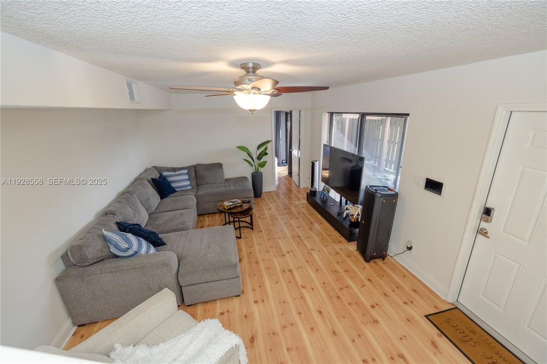 For Sale: $495,000 (3 beds, 2 baths, 1628 Square Feet)