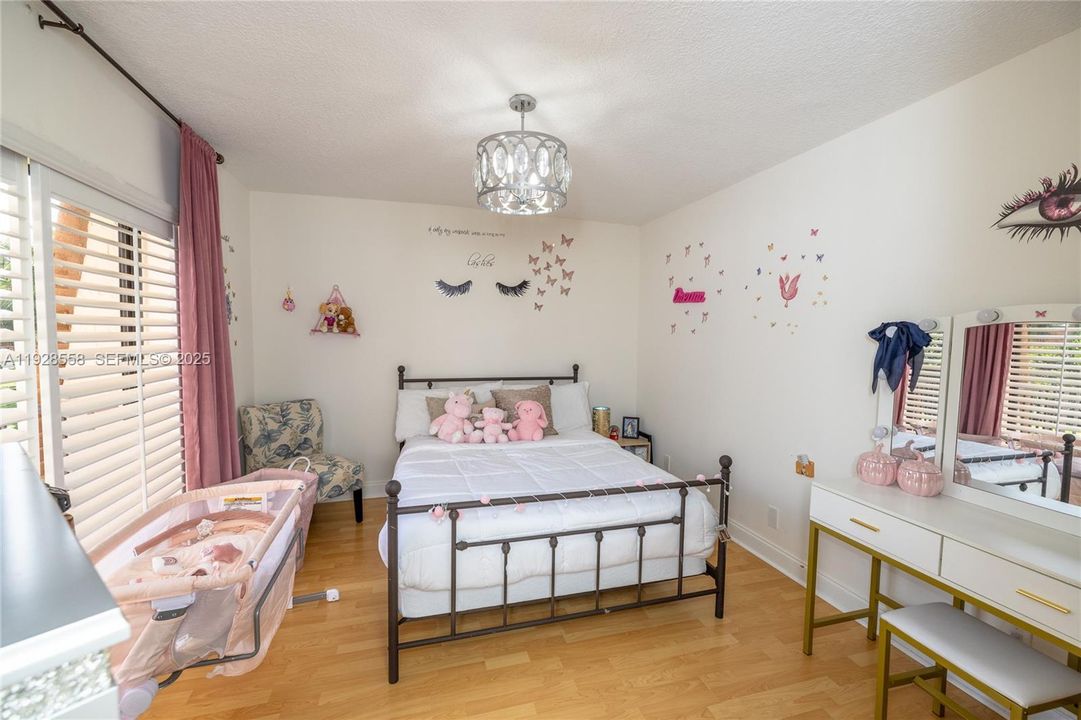 For Sale: $495,000 (3 beds, 2 baths, 1628 Square Feet)