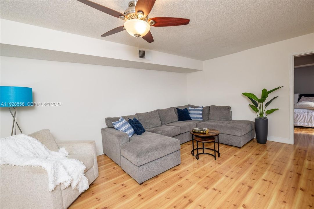 For Sale: $495,000 (3 beds, 2 baths, 1628 Square Feet)