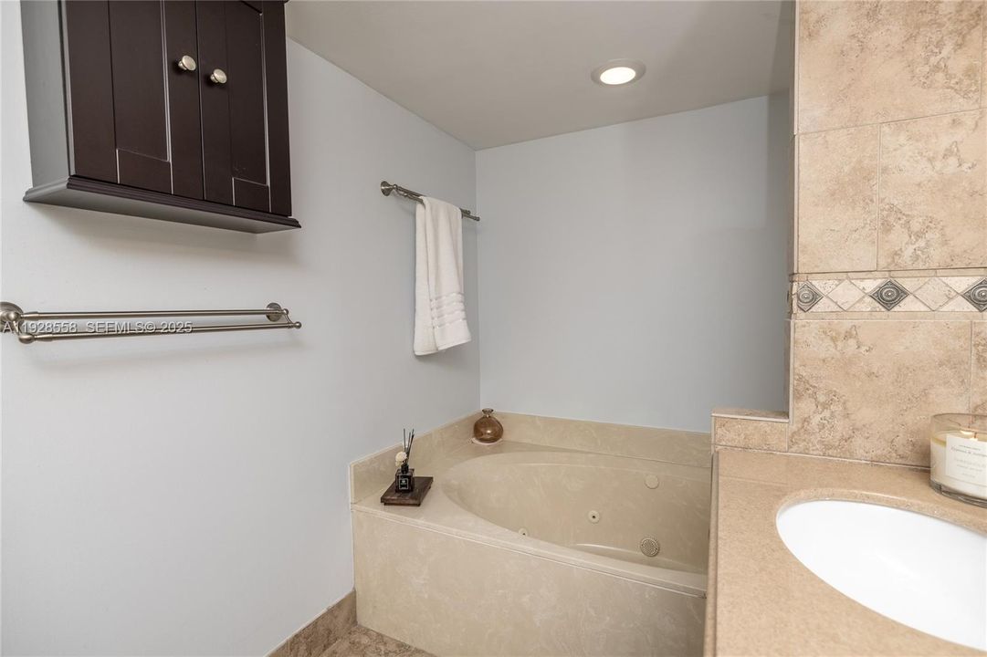 For Sale: $495,000 (3 beds, 2 baths, 1628 Square Feet)