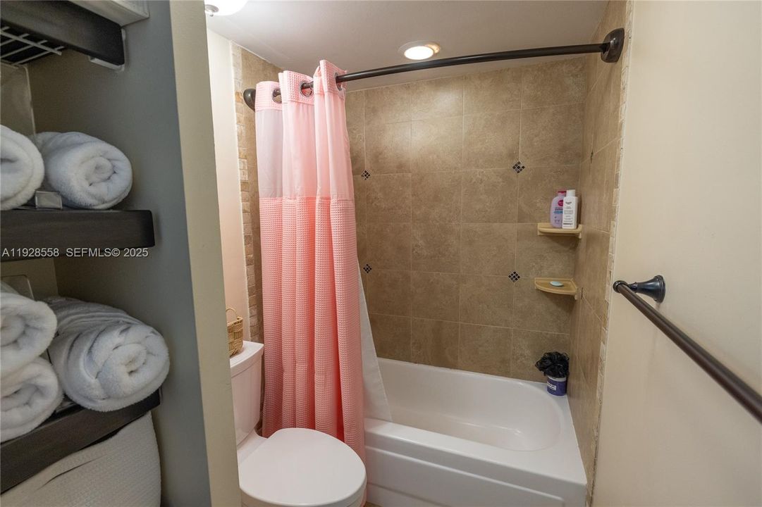 For Sale: $495,000 (3 beds, 2 baths, 1628 Square Feet)