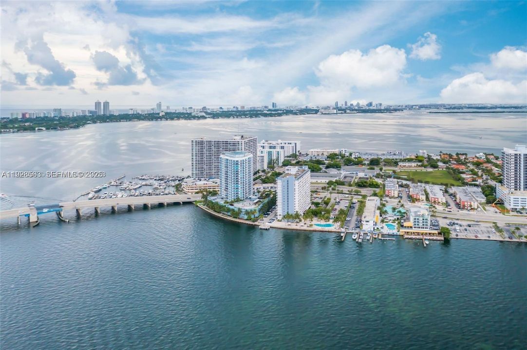 En Venta: $325,998 (1 camas, 1 baños, 1057 Pies cuadrados)