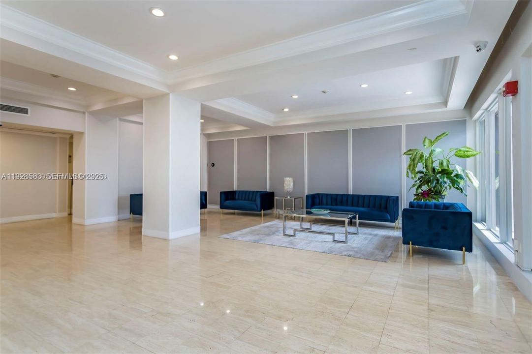 En Venta: $325,998 (1 camas, 1 baños, 1057 Pies cuadrados)