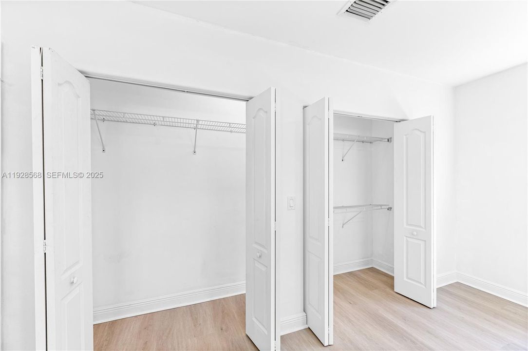 En Venta: $875,000 (3 camas, 2 baños, 1761 Pies cuadrados)