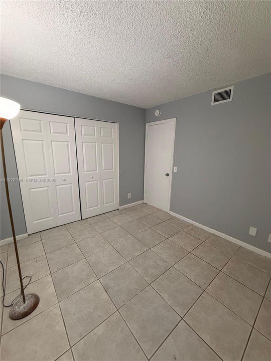 В аренду: $2,150 (3 спален, 2 ванн, 950 Квадратных фут)