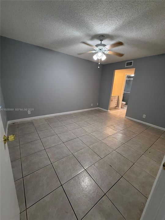 В аренду: $2,150 (3 спален, 2 ванн, 950 Квадратных фут)