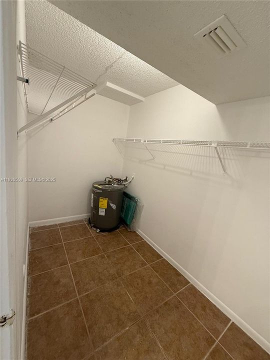 В аренду: $2,150 (3 спален, 2 ванн, 950 Квадратных фут)