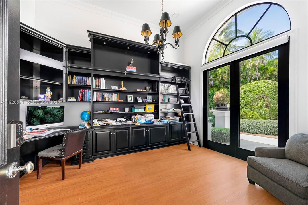 待售: $4,599,000 (6 贝兹, 7 浴室, 5609 平方英尺)