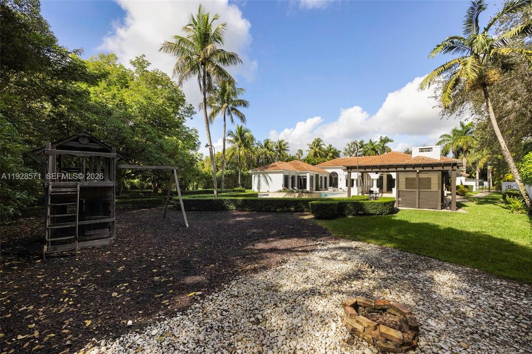 待售: $4,599,000 (6 贝兹, 7 浴室, 5609 平方英尺)