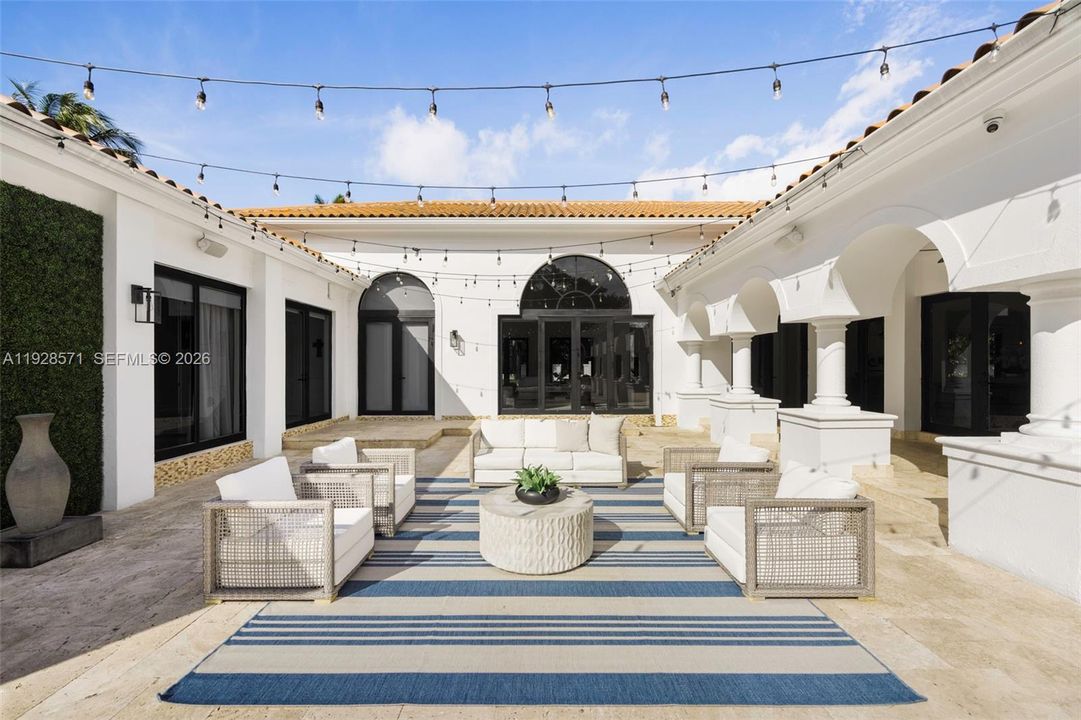 待售: $4,599,000 (6 贝兹, 7 浴室, 5609 平方英尺)