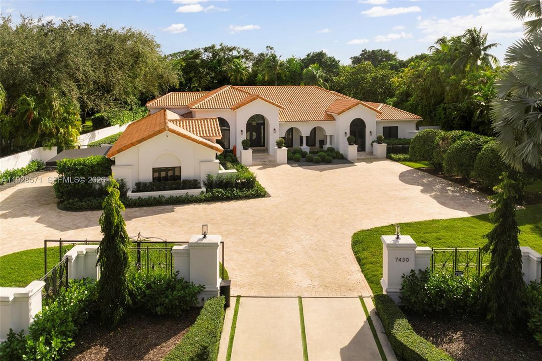 待售: $4,599,000 (6 贝兹, 7 浴室, 5609 平方英尺)