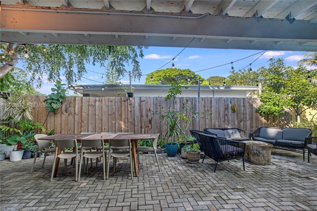 待售: $500,000 (2 贝兹, 1 浴室, 1292 平方英尺)