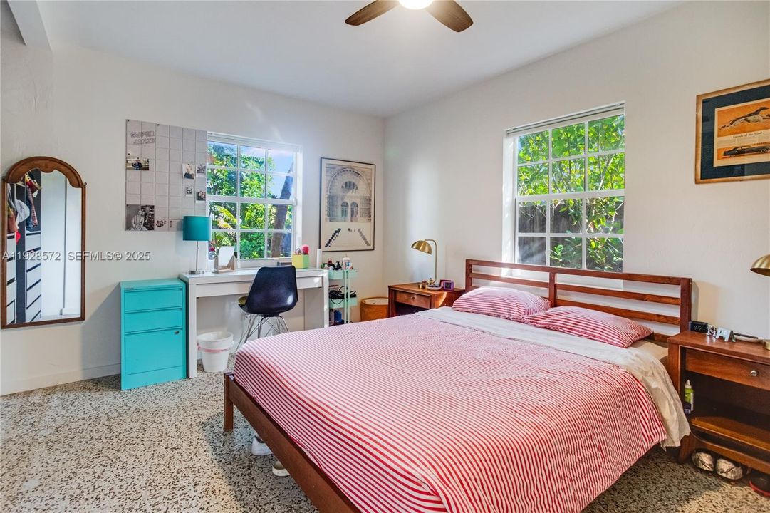 待售: $500,000 (2 贝兹, 1 浴室, 1292 平方英尺)