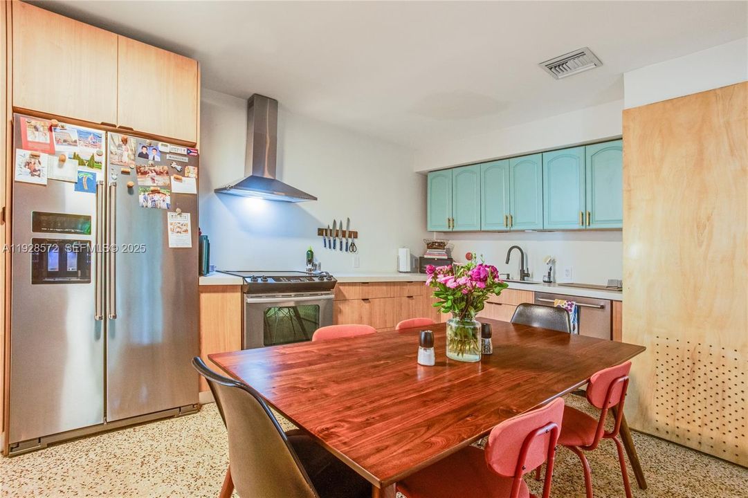 待售: $500,000 (2 贝兹, 1 浴室, 1292 平方英尺)