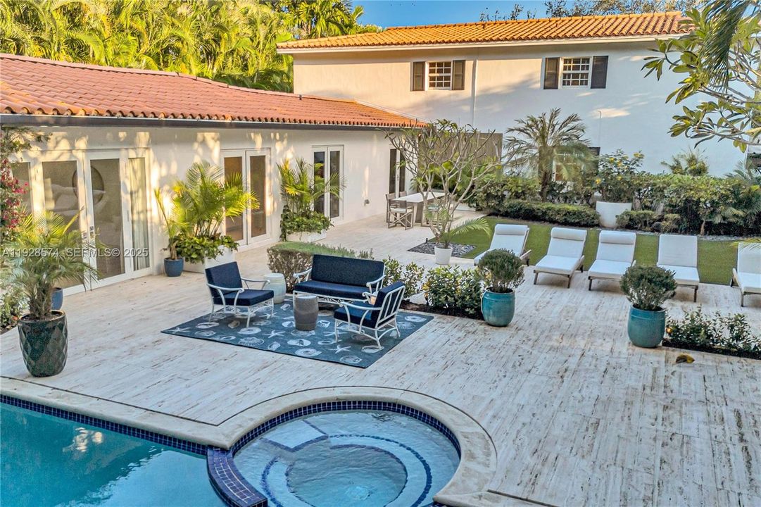 В аренду: $44,000 (4 спален, 4 ванн, 4050 Квадратных фут)