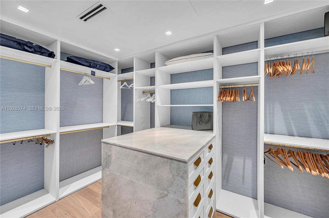 В аренду: $44,000 (4 спален, 4 ванн, 4050 Квадратных фут)