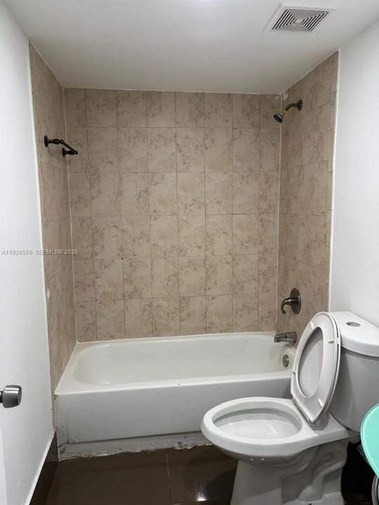 出租: $2,200 (2 贝兹, 2 浴室, 1000 平方英尺)