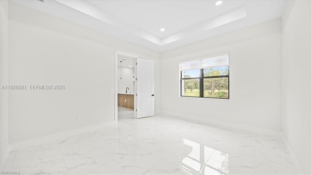 待售: $375,000 (4 贝兹, 2 浴室, 0 平方英尺)