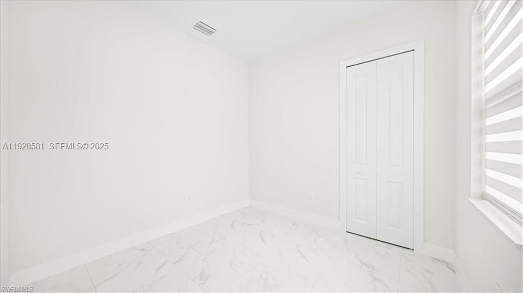 待售: $375,000 (4 贝兹, 2 浴室, 0 平方英尺)