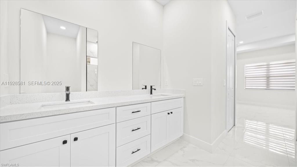 待售: $375,000 (4 贝兹, 2 浴室, 0 平方英尺)