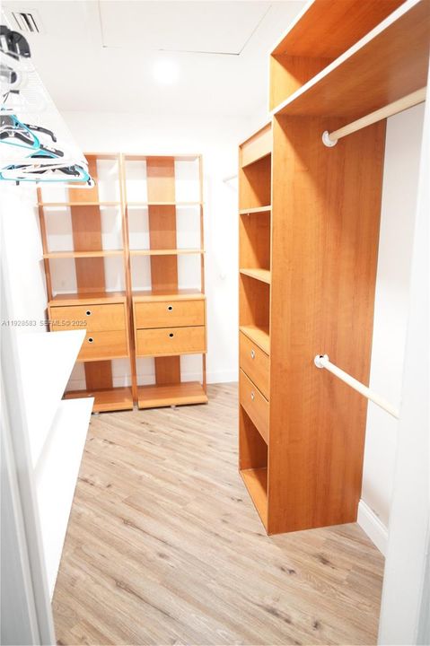 出租: $10,995 (4 贝兹, 4 浴室, 3071 平方英尺)