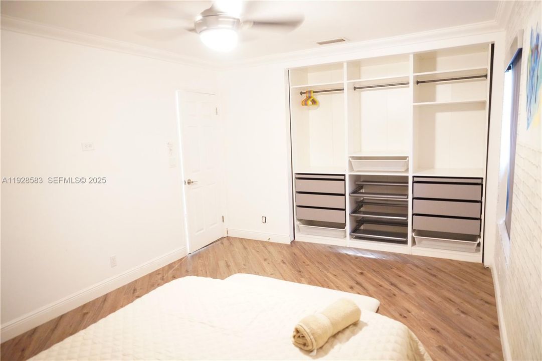 出租: $10,995 (4 贝兹, 4 浴室, 3071 平方英尺)