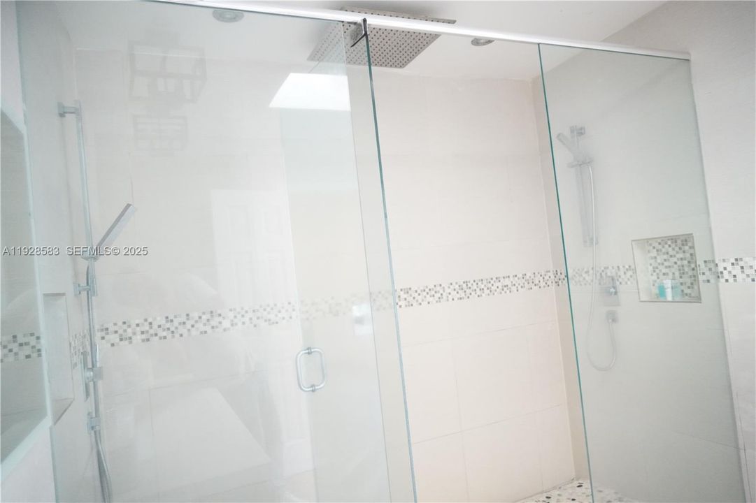 出租: $10,995 (4 贝兹, 4 浴室, 3071 平方英尺)